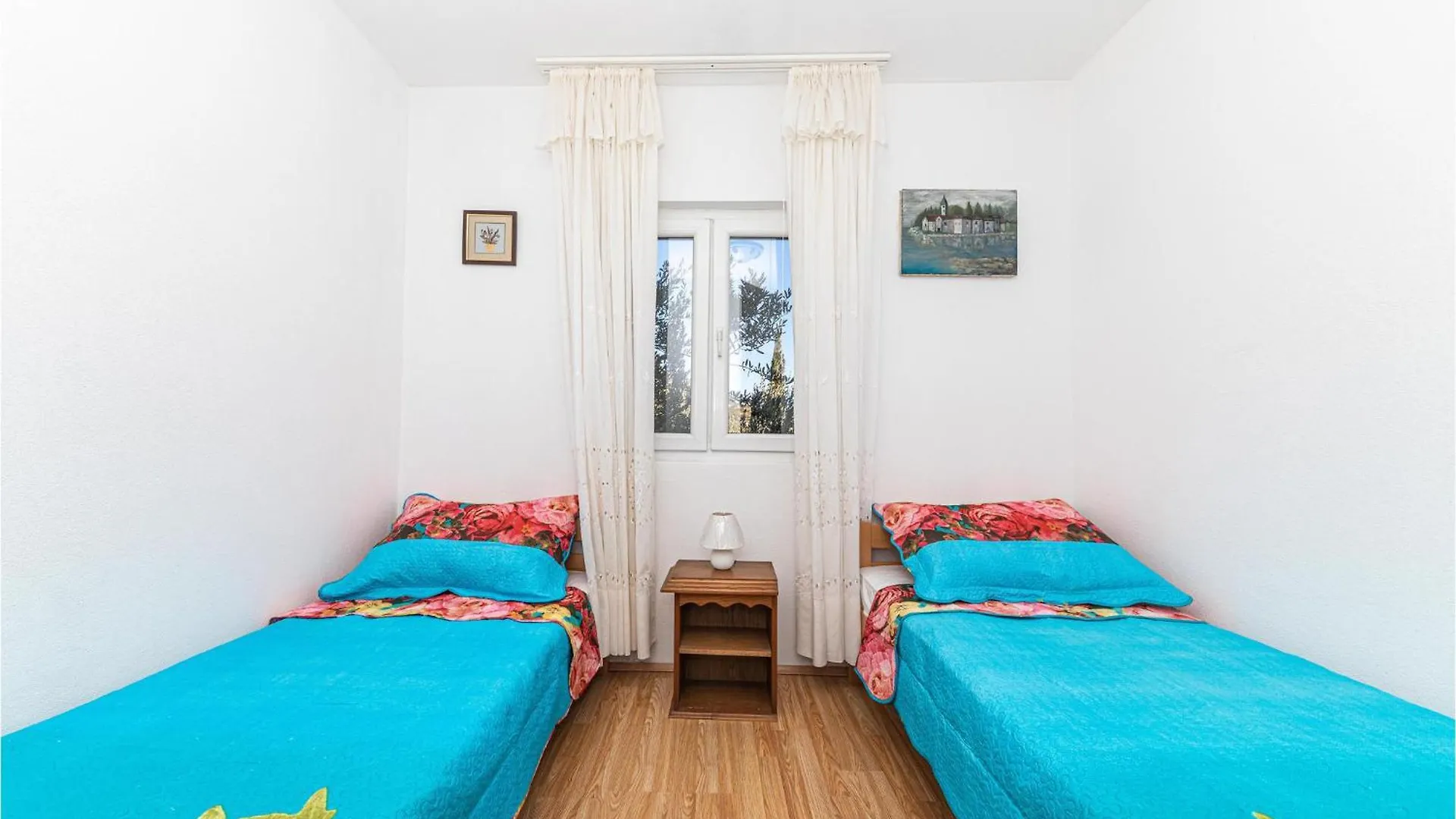 Beautiful Home In Kastel Kambelovac With Kitchen